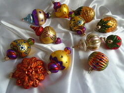 Handmade glass, 12 pieces, carved Christmas tree decorations.