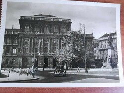 Régi képeslap,Budapest, Magyar Tudományos Akadémia, régi autó, postatiszta