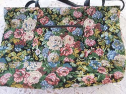 Bag with tapestry pattern