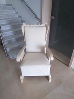 Régi koros füles fotel, új rugózattal és kárpittal.