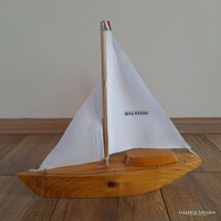 Balatoni emlék retro fa vitorlás hajó