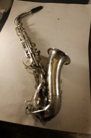 808 in saxophone case
