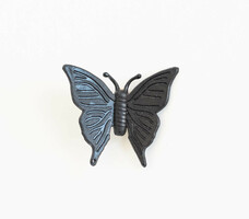 Retro műanyag pillangó bross - lepke formájú melltű, kitűző