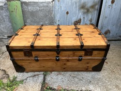 Renovated, beautiful, extra-shaped travel trunk