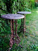 Öntöttvas asztal ( 2 db van)