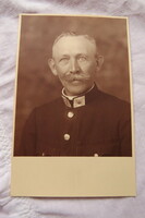 Régi katonai (?) fotólap, idősebb egyenruhás férfi 1910-30-as évek körüli