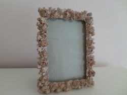 Rose-patterned polyresin standing picture frame