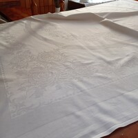 White, thick, damask tablecloth, 150 x 130 cm