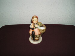 HUMMEL-GOEBEL- kosaras lány, porcelán figura,KÉZZEL FESTETT- KÉP SZERINTI SZÉP ÁLLAPOTBAN!
