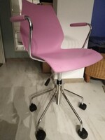 Irodai szék - design tervezett / Barbie rózsaszínben