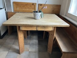 Fa étkezőasztal