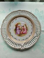 Spectacular porcelain plate (diameter: 15 cm)