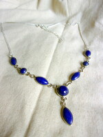 Ezüst nyaklánc nyakék lápisz lazulil kő díszítéssel