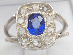 230T. Antik 18k fehérarany 4,75g Art Deco, Kék Zafír 0,5Ct Gyémánt 0,4Ct gyűrű minőségi kövek