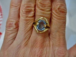 Gyönyörű régi 14kt arany gyűrű nagy kék topáz kővel
