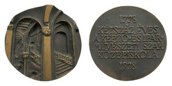 Kiss Nagy András: 200 éves a Képző- és Iparművészeti Szakközépiskola 1778-1978