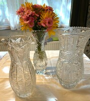 Csiszolt kristály vázák