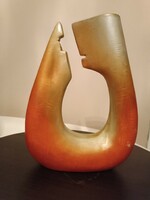 Egyedi tervezésű váza, Sepsiszentgyörgyi alkotótól