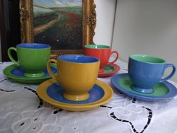 Gyönyörű színes kerámia csészék új állapotban