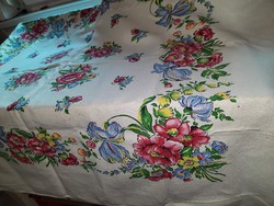 Retro decorative canvas with a vivid floral pattern? Tablecloth 120 x 110 cm