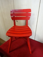 Pirosra festett fa gyermek szék, teljes magassága 54 cm. Jókai.