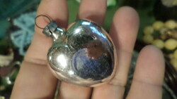 Retro glass Christmas tree decoration in basically good condition. 4 cm heart.