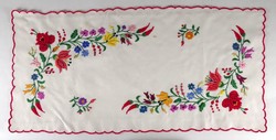 1O686 embroidered Kalocsa embroidered tablecloth 30 x 61 cm
