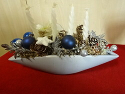Glazed ceramic centerpiece with Advent candles and Christmas decorations. Jokai.