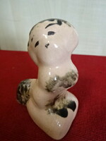 Magyar mázas kerámia figura, bézs színű kutya, fekete foltokkal. Jókai.