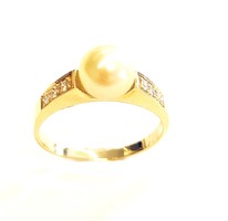 Yellow gold ring with pearls and brill stones 54m