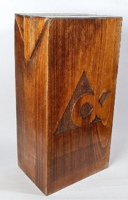 Modern fa kisplasztika /szobor - fa tetrapakk doboz