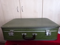 Csehszlovák bőrönd, könnyű. Mérete: 66x45x17 cm. Jókai.