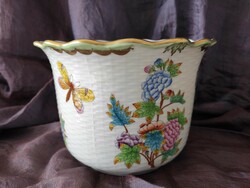 Medium-sized Herend porcelain bowl with Victoria pattern in perfect condition