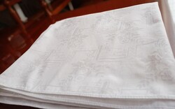 Damaszt asztalterítő, modern mintás, fehér, 136 x 132 cm