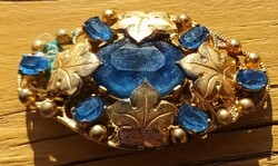 Blue stone gold leaf pattern pin