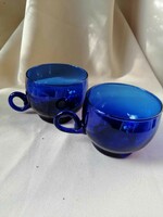 Kék üveg csészék