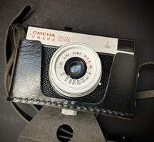 Smena 8 szovjet fényképezőgép CCCP bőr tokjában
