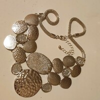 Új gyönyörű ezüst színű fém nyakék 50cm