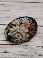 Hand-painted porcelain brooch, 3.7 cm