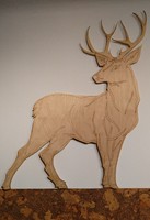 Szarvas fali dekoráció – részletgazdag fa falidísz természetkedvelőknek