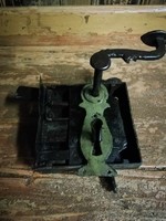 Zárszerkezet, 19. század végi kovácsolt zár, kulcs nélkül, szép zöld színben, felújítva eladó