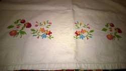 Home linen decorative towel-runner-towel cloth with cross-stitch embroidery 82x57 cm