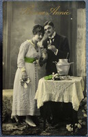 Antik Újévi üdvözlő fotó képeslap - elegáns pár  1921ből