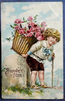 Antik dombornyomott  üdvözlő litho képeslap -  kisfiú rózsakosárral a hátán vándorbottal
