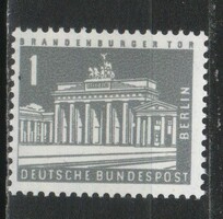 Postatiszta Berlin 0073  Mi 140 y     0,30 Euró