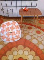 Retró designe szőnyeg narancsban