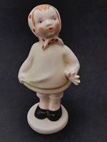 Gránit pöttyös kendős kislány figura, 14,5 cm
