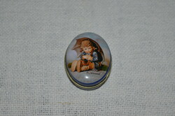 Ékszeres - gyógyszeres fém doboz Hummel figura díszítéssel