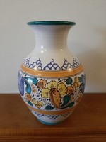 Habán ceramic vase with a beautiful hand-painted sign