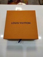 Louis vuitton box original flawless size: 17 x 16.5 X 6.5 Cm.
